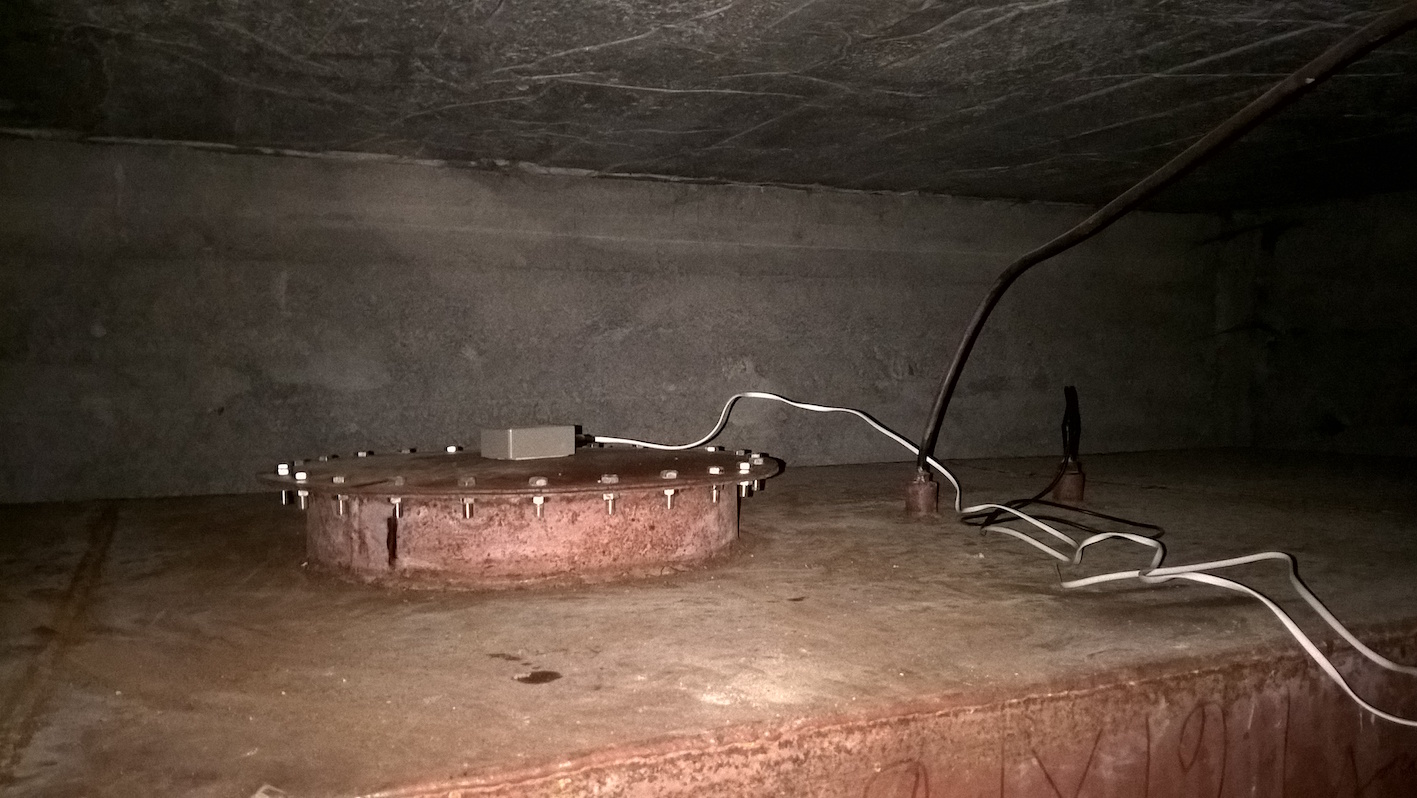 Sensors installed on the oil tank