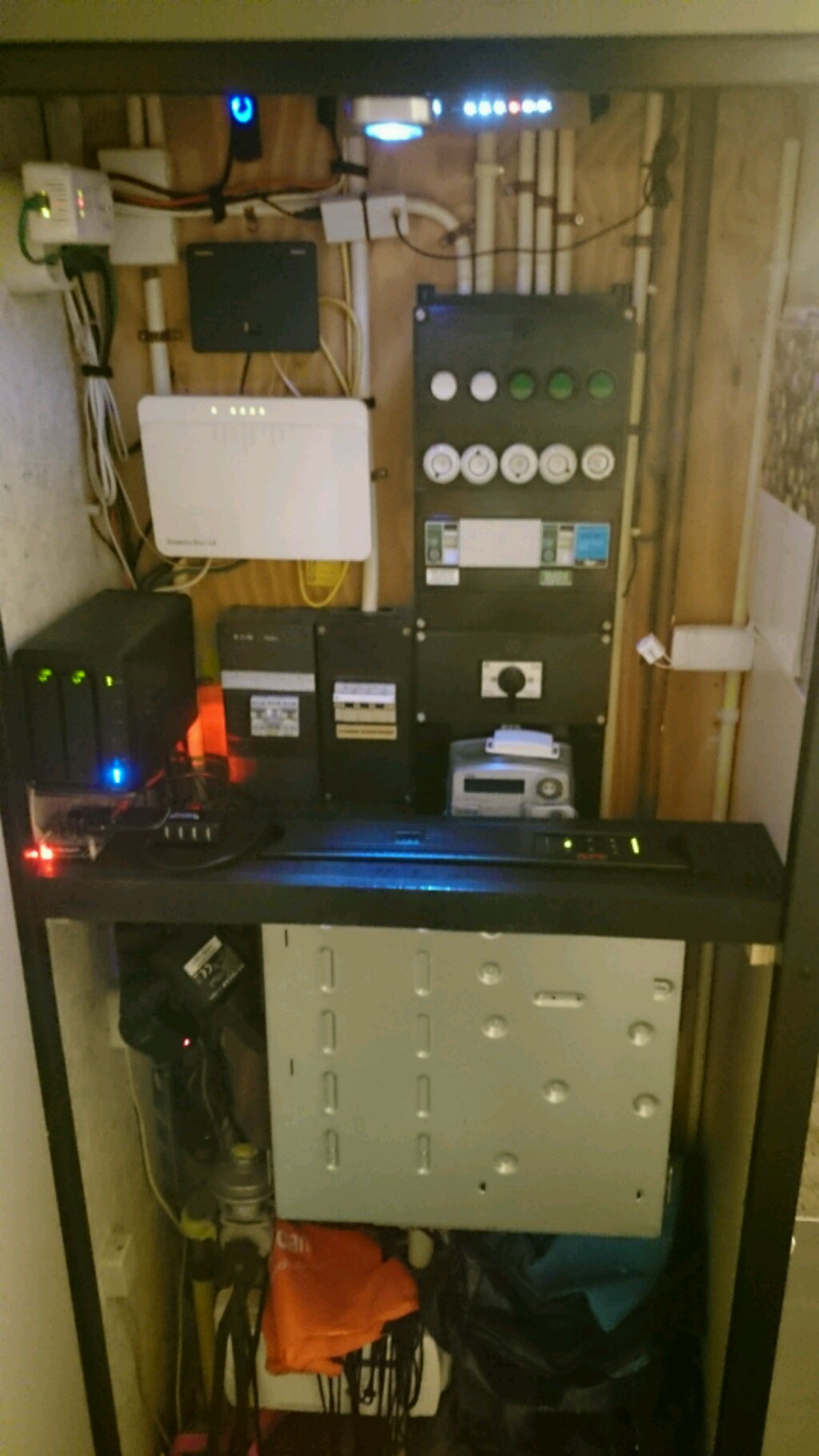 Utility closet light