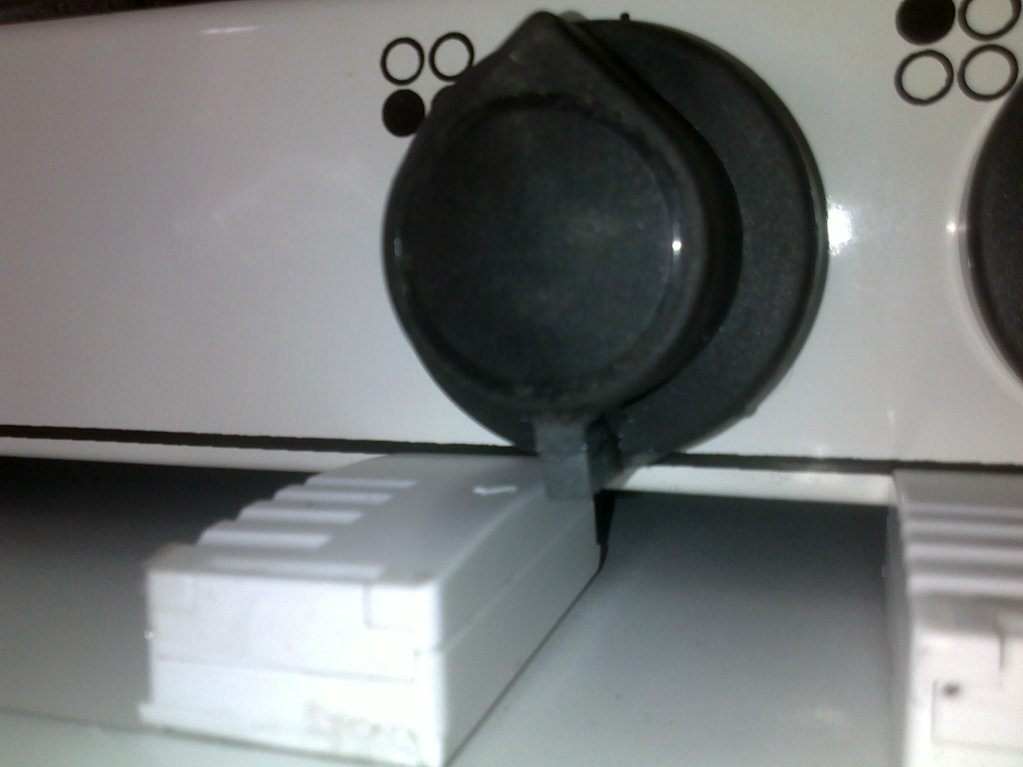 magnet and transceiver on the stove